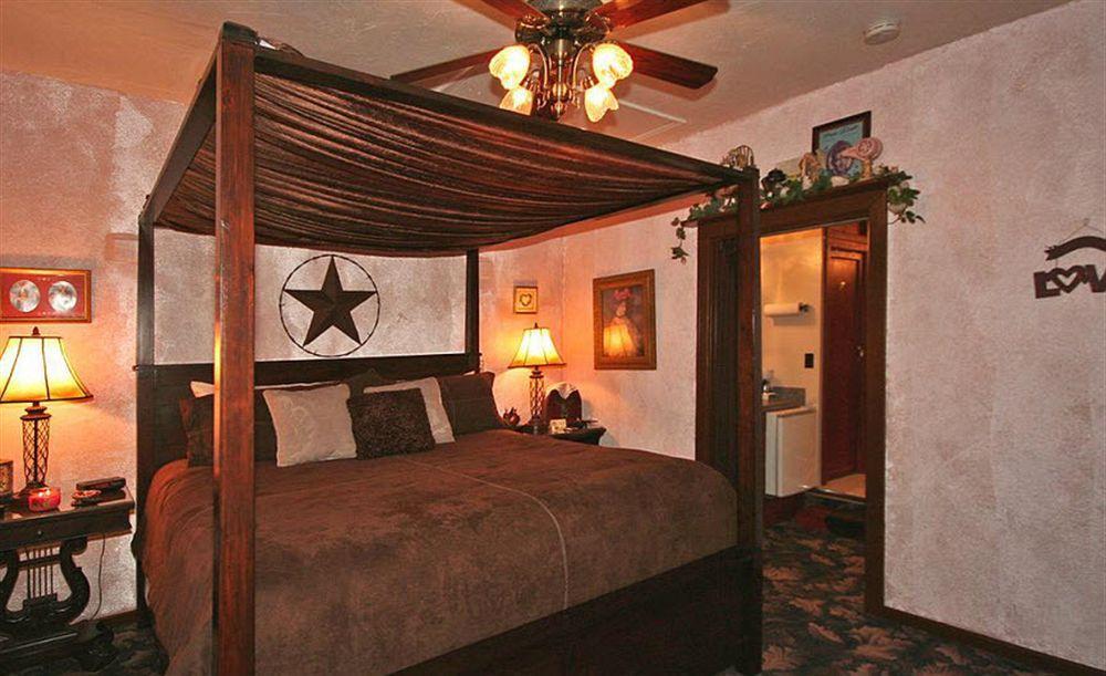 The Whispering Pines Inn Norman Exteriör bild