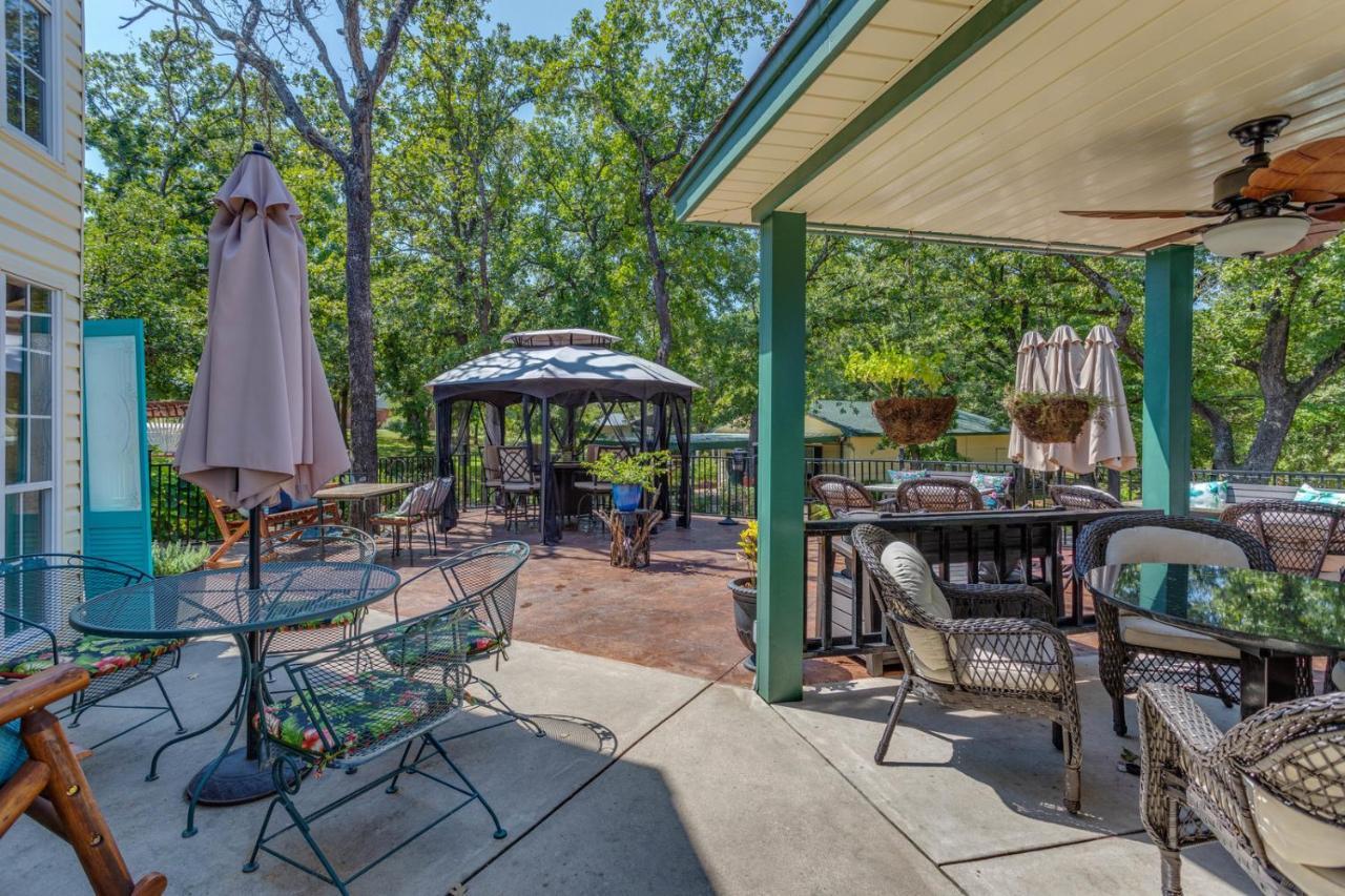 The Whispering Pines Inn Norman Exteriör bild